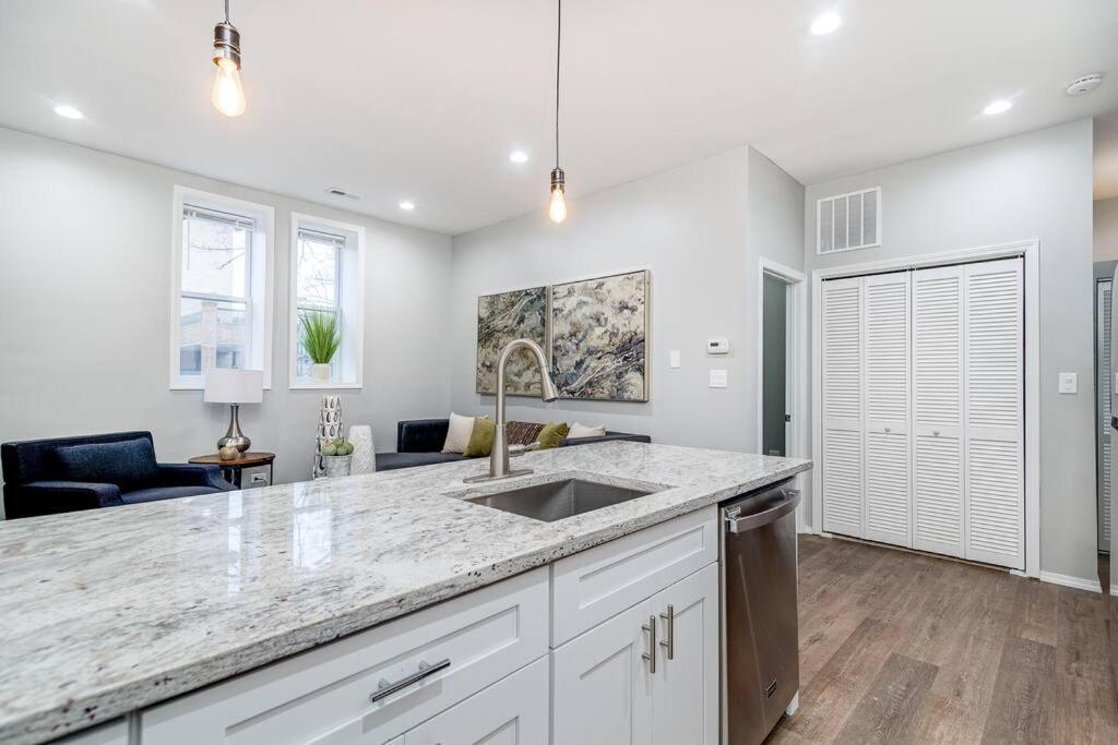 Suite 1 On Southport 4 Queen Beds Σικάγο Εξωτερικό φωτογραφία