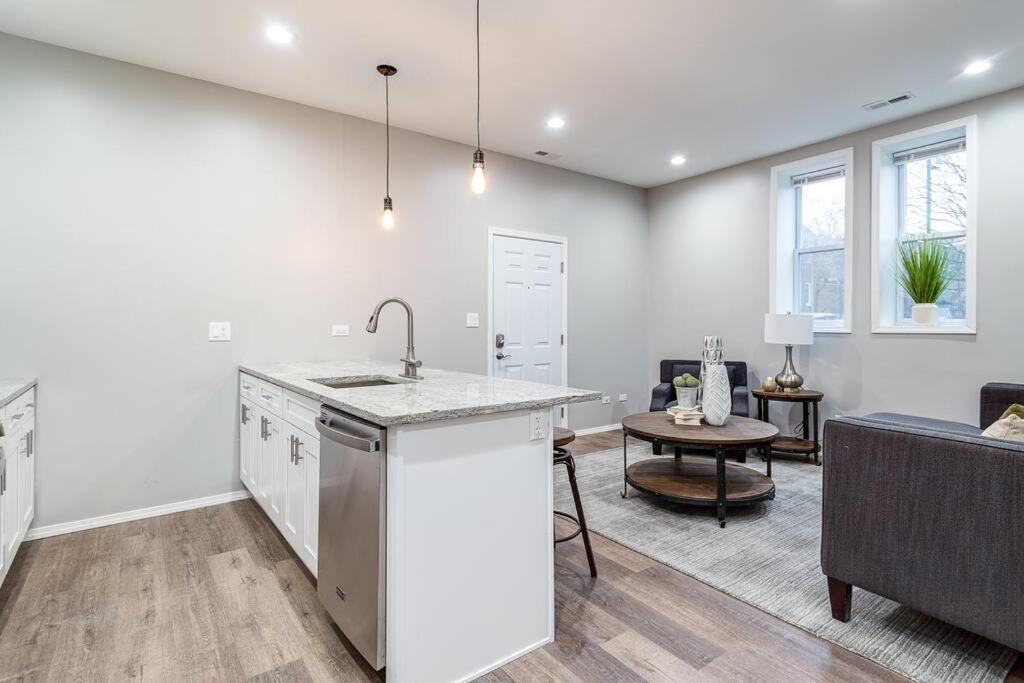 Suite 1 On Southport 4 Queen Beds Σικάγο Εξωτερικό φωτογραφία