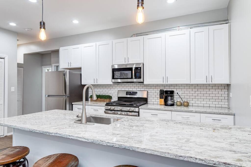 Suite 1 On Southport 4 Queen Beds Σικάγο Εξωτερικό φωτογραφία